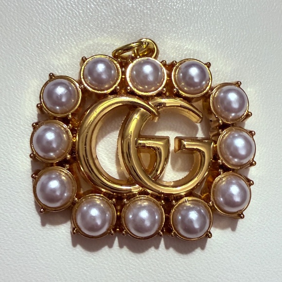 Jewelry - Beautiful Gucci Upcycled GG Zipper Pull Charm Gold Tone Pendant